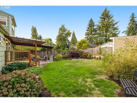 2015 SE Spokane Street Portland OR 97202
