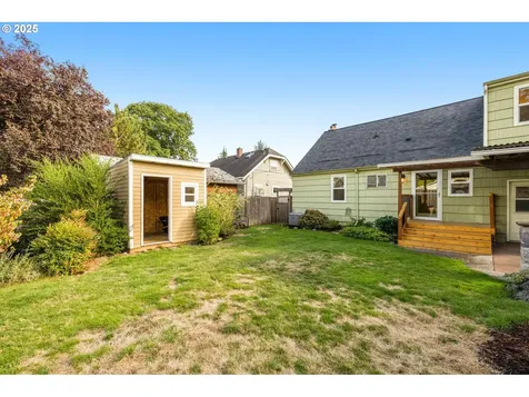 2015 SE Spokane Street Portland OR 97202