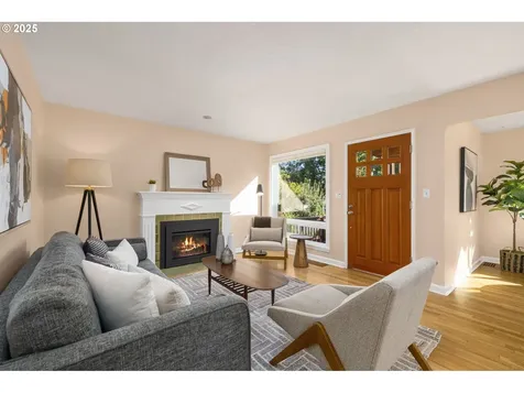 2015 SE Spokane Street Portland OR 97202