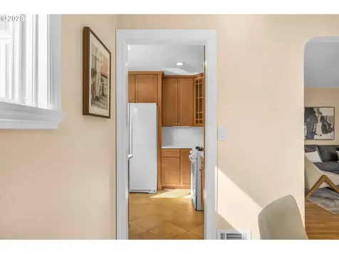 2015 SE Spokane Street Portland OR 97202
