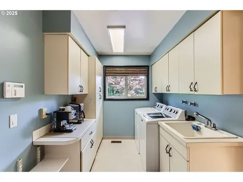 7145 SW Gable Parkway Portland OR 97225