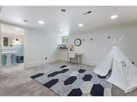 2225 NE 22nd Avenue Portland OR 97212