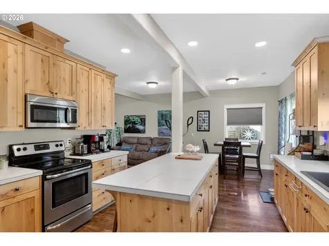 918 E 16th Street Lafayette OR 97127