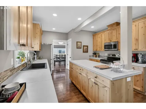 918 E 16th Street Lafayette OR 97127