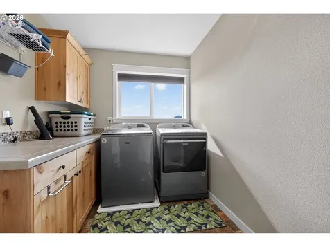 918 E 16th Street Lafayette OR 97127