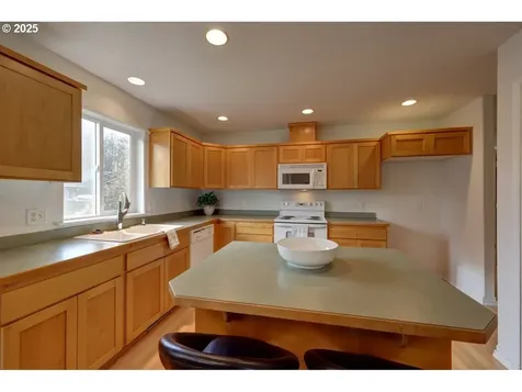 618 7th Avenue Hammond OR 97121