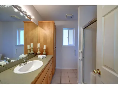 618 7th Avenue Hammond OR 97121