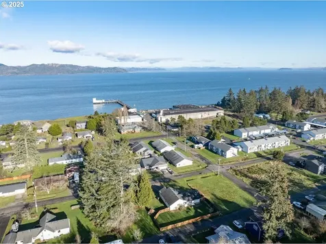 618 7th Avenue Hammond OR 97121