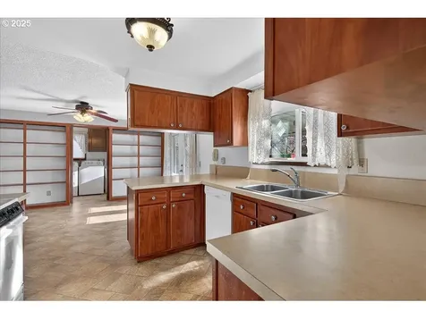 33904 SE Patricia Way Scappoose OR 97056
