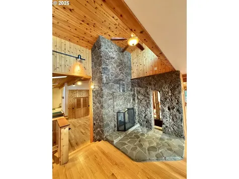 94330 Schreiber Drive Gold Beach OR 97444