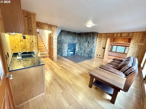 94330 Schreiber Drive Gold Beach OR 97444