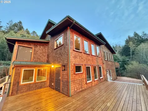 94330 Schreiber Drive Gold Beach OR 97444
