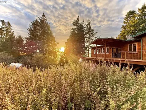 94330 Schreiber Drive Gold Beach OR 97444