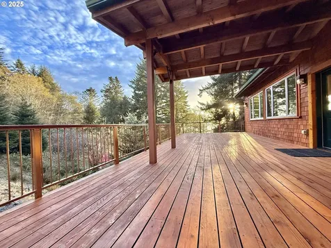94330 Schreiber Drive Gold Beach OR 97444