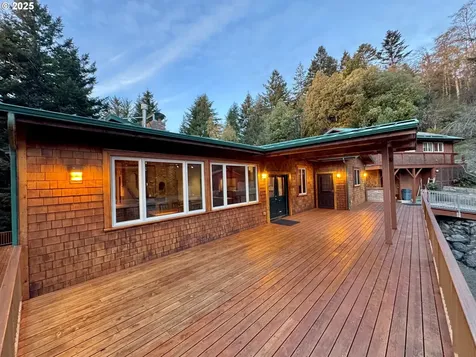 94330 Schreiber Drive Gold Beach OR 97444