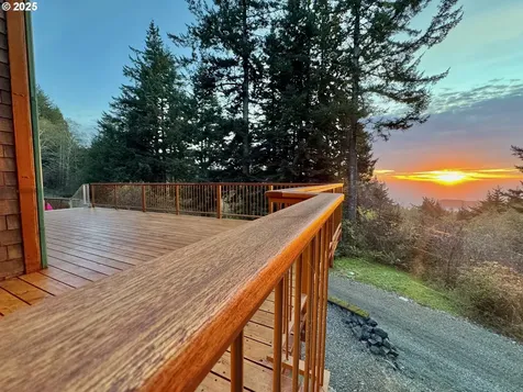 94330 Schreiber Drive Gold Beach OR 97444
