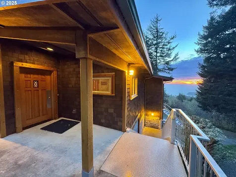 94330 Schreiber Drive Gold Beach OR 97444