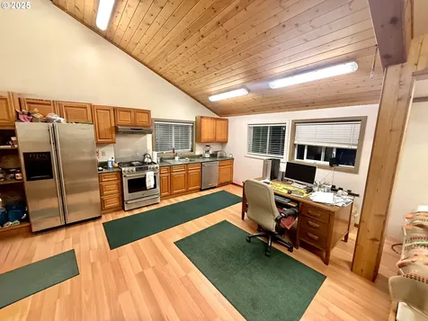 94330 Schreiber Drive Gold Beach OR 97444