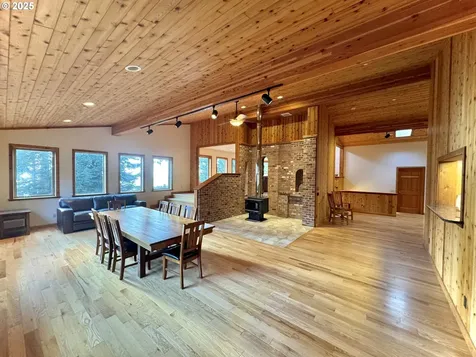 94330 Schreiber Drive Gold Beach OR 97444