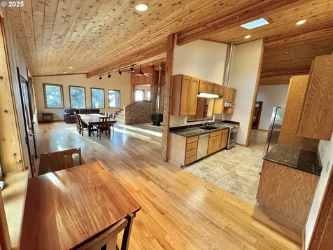 94330 Schreiber Drive Gold Beach OR 97444