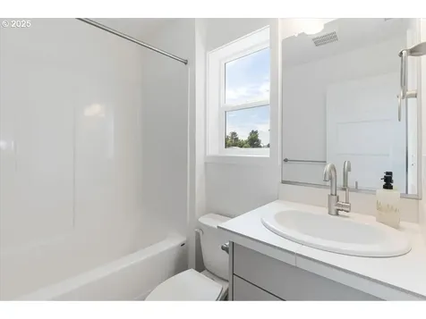 1030 E Ginger Root Court Newberg OR 97132