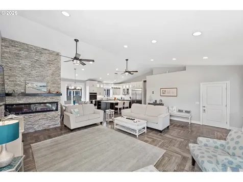 3220 Natalie Way Bandon OR 97411