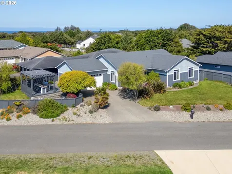 3220 Natalie Way Bandon OR 97411