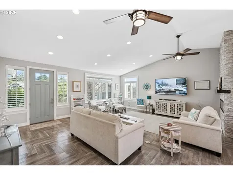 3220 Natalie Way Bandon OR 97411