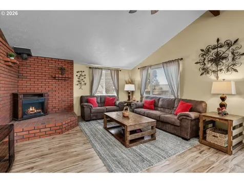 12416 SE Vista Loop Prineville OR 97754