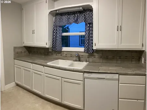 671 Kalmia Street Junction City OR 97448