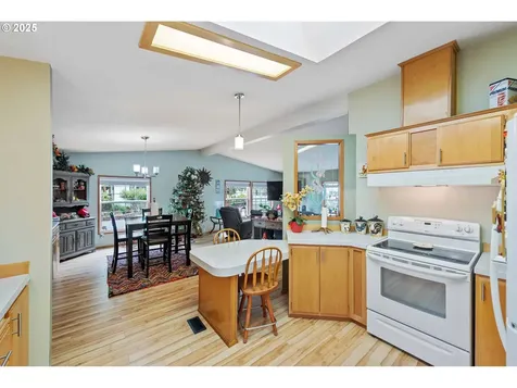 530 Village Pines Way Coos Bay OR 97420