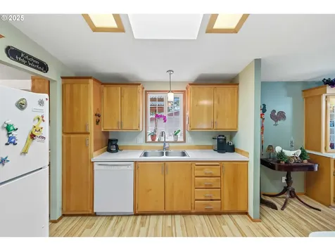 530 Village Pines Way Coos Bay OR 97420