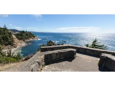 530 Village Pines Way Coos Bay OR 97420