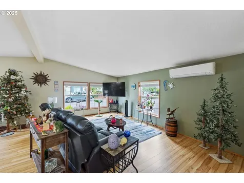 530 Village Pines Way Coos Bay OR 97420