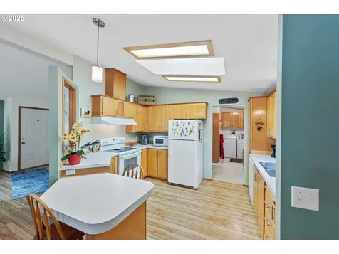 530 Village Pines Way Coos Bay OR 97420