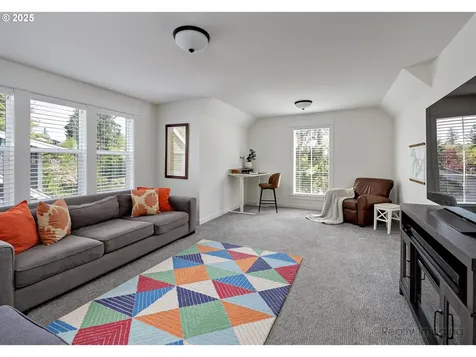 8321 SW 39th Avenue Portland OR 97219
