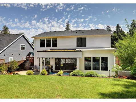 8321 SW 39th Avenue Portland OR 97219