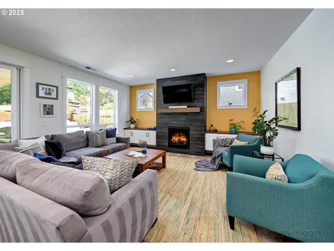 8321 SW 39th Avenue Portland OR 97219