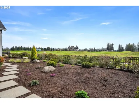 6020 SE Mcinnis Street Hillsboro OR 97123