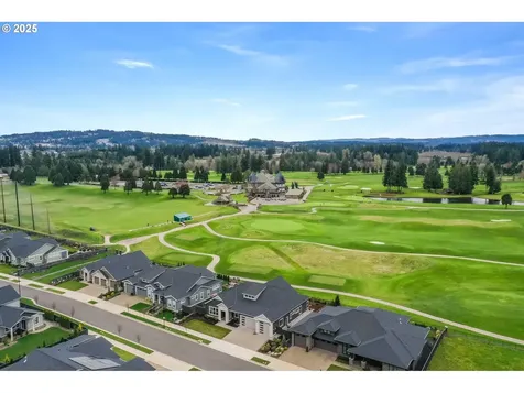6020 SE Mcinnis Street Hillsboro OR 97123