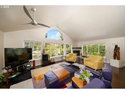 12442 SW 122nd Avenue Portland OR 97223