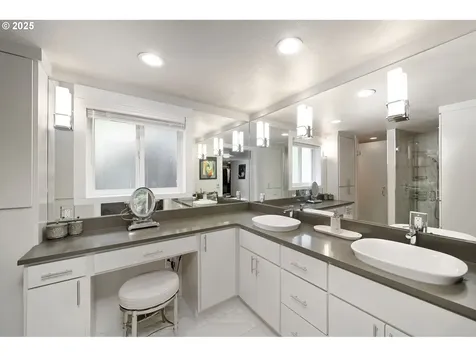 12442 SW 122nd Avenue Portland OR 97223