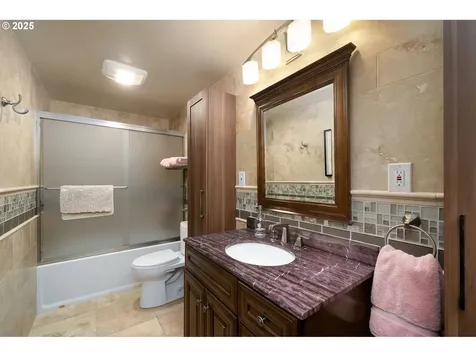 12442 SW 122nd Avenue Portland OR 97223