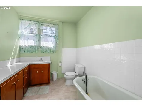 1741 Villard Street Eugene OR 97403