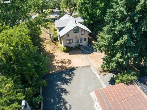 1741 Villard Street Eugene OR 97403