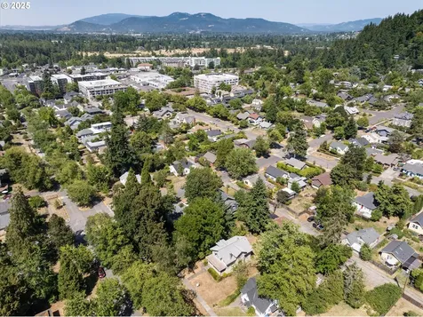 1741 Villard Street Eugene OR 97403