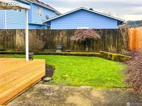 2425 Hickory Avenue Longview WA 98632