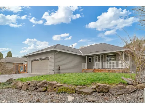 1613 N Q Street Washougal WA 98671