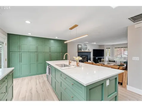 1613 N Q Street Washougal WA 98671