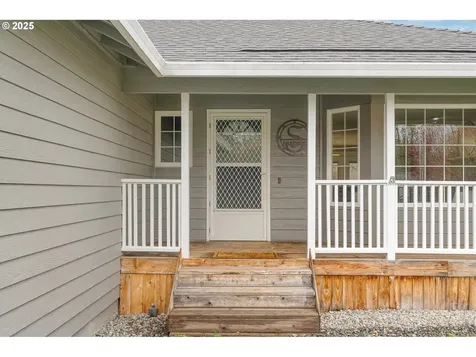 1613 N Q Street Washougal WA 98671